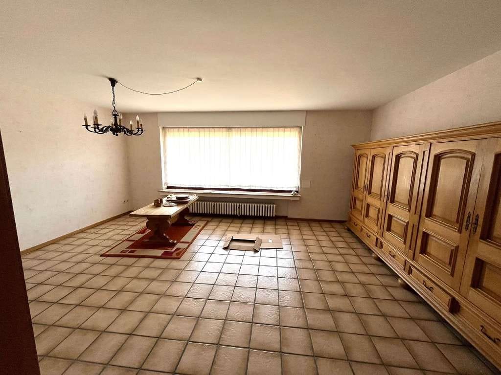 Immobilie in Langerwehe - **Mehrgenerationenhaus mit großzügiger Aufteilung und Sonnengarten mit unverbautem Blick** - Bild 2