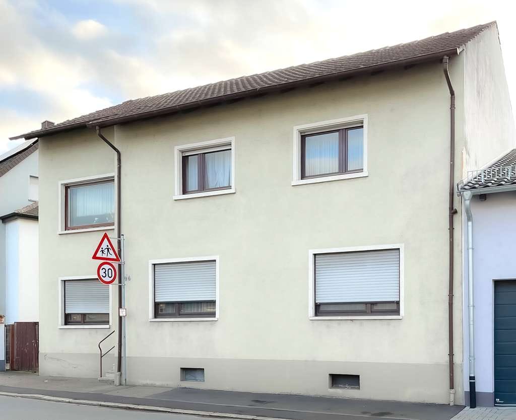 Immobilie in Oberhausen-Rheinhausen - 1-2 Fam.Haus 7-9 Zi., 209 qm, Wohnen + Büro, Oberhausen-Rheinhausen, weitere Bebauung möglich PRIVAT - Bild 0