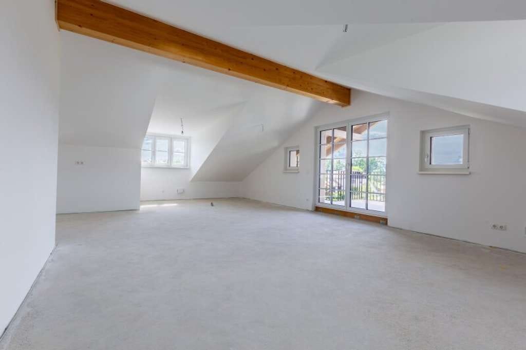Immobilie in Saaldorf-Surheim - Exklusive 3-Zimmer-Dachgeschosswohnung Top 9 - Bild 4