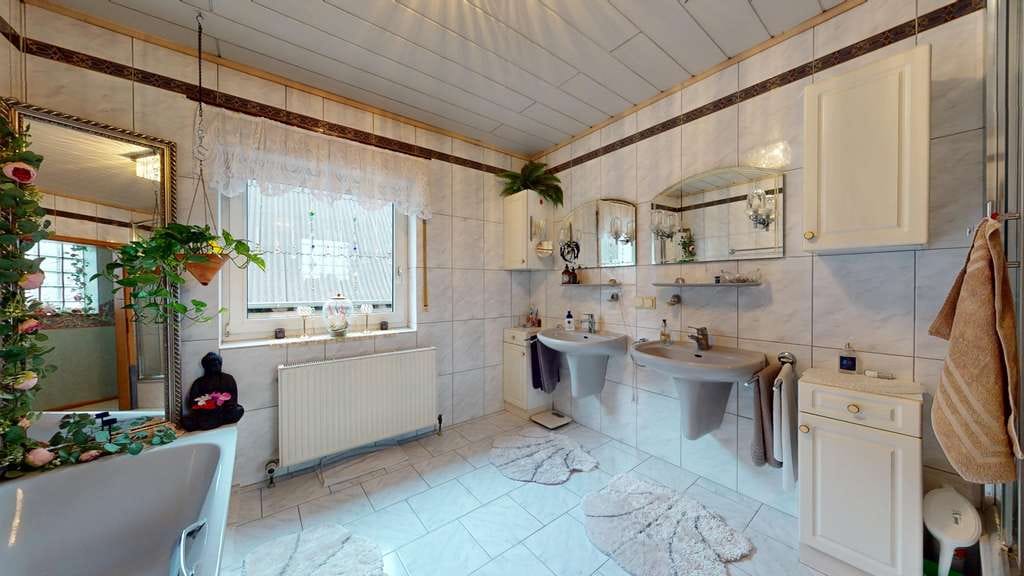 Immobilie in Eckelsheim - Einziehen & gestalten: Mit Innenhof und Garten in ruhiger Lage - Bild 3