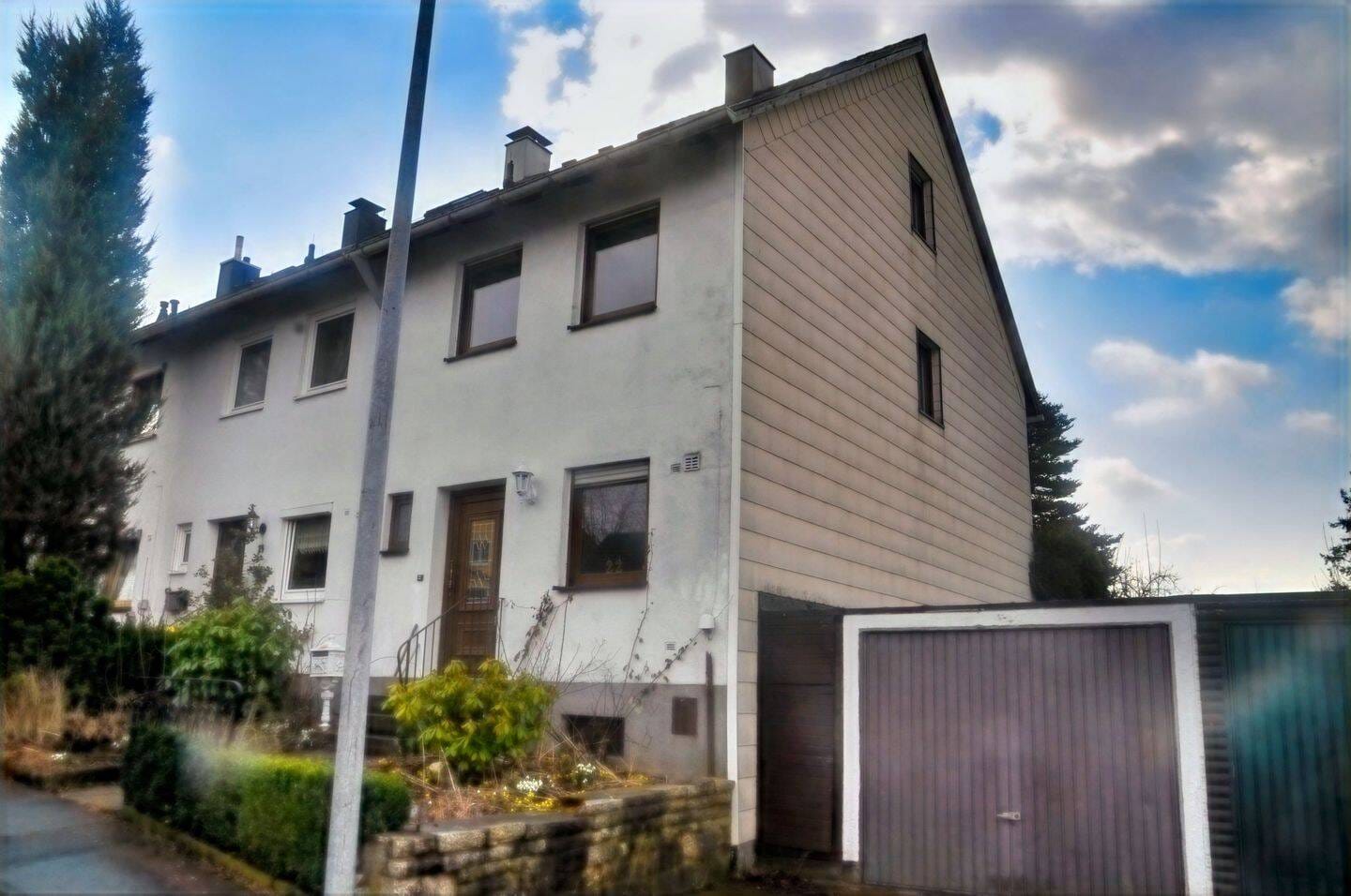 Immobilie in Marktredwitz - Ärmel hoch und los: Reiheneckhaus für eine Familie - Bild 0