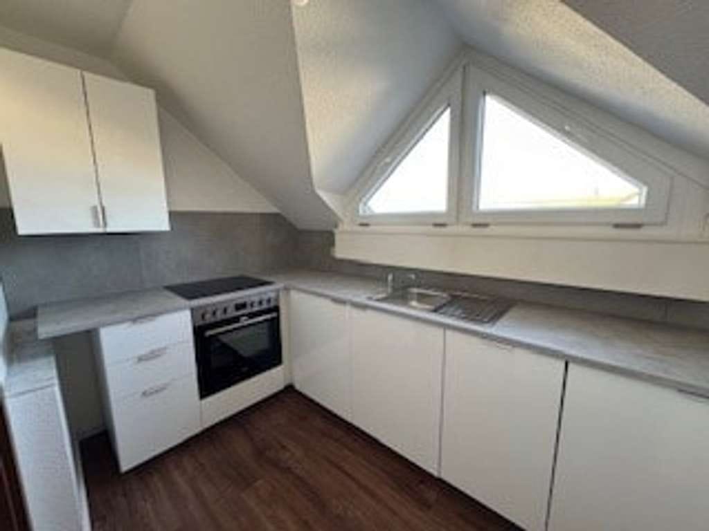 Immobilie in Külsheim - Vermietete, frisch renovierte Dachgeschosswohnung 
mit Garage in Külsheim - Bild 3