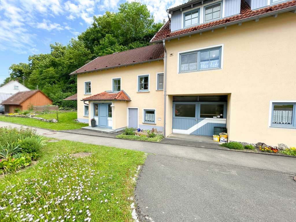 Immobilie in Untermarchtal - Großzügiges Wohnhaus mit Gewerbemöglichkeit – Wohnen und Arbeiten unter einem Dach - Bild 3