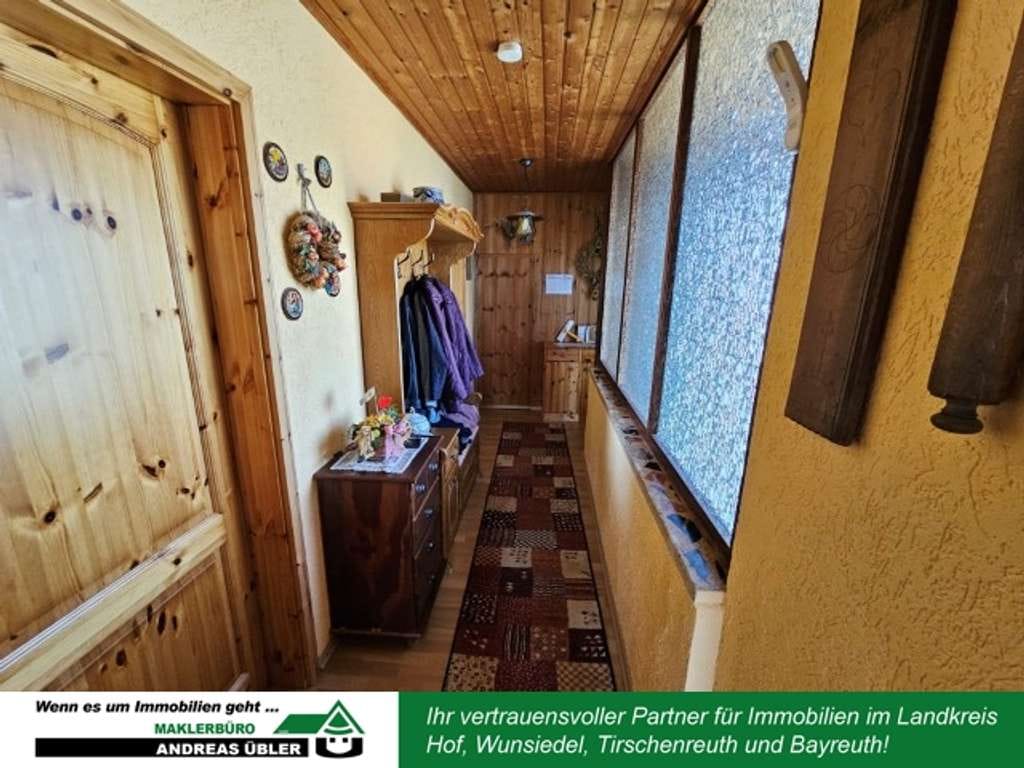 Immobilie in Thierstein - Solides Einfamilienhaus mit Balkon & Loggia - Bild 4