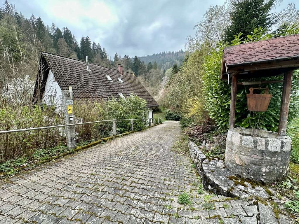 Immobilie in Forbach - Ruhe und Erholung *Wohnung  am *Waldrand  mit Bachlauf - Bild 1