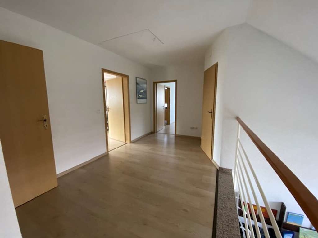Immobilie in Rühen - Viel Platz für Ihre Pläne: Großzügiges Einfamilienhaus in Rühen - Bild 2