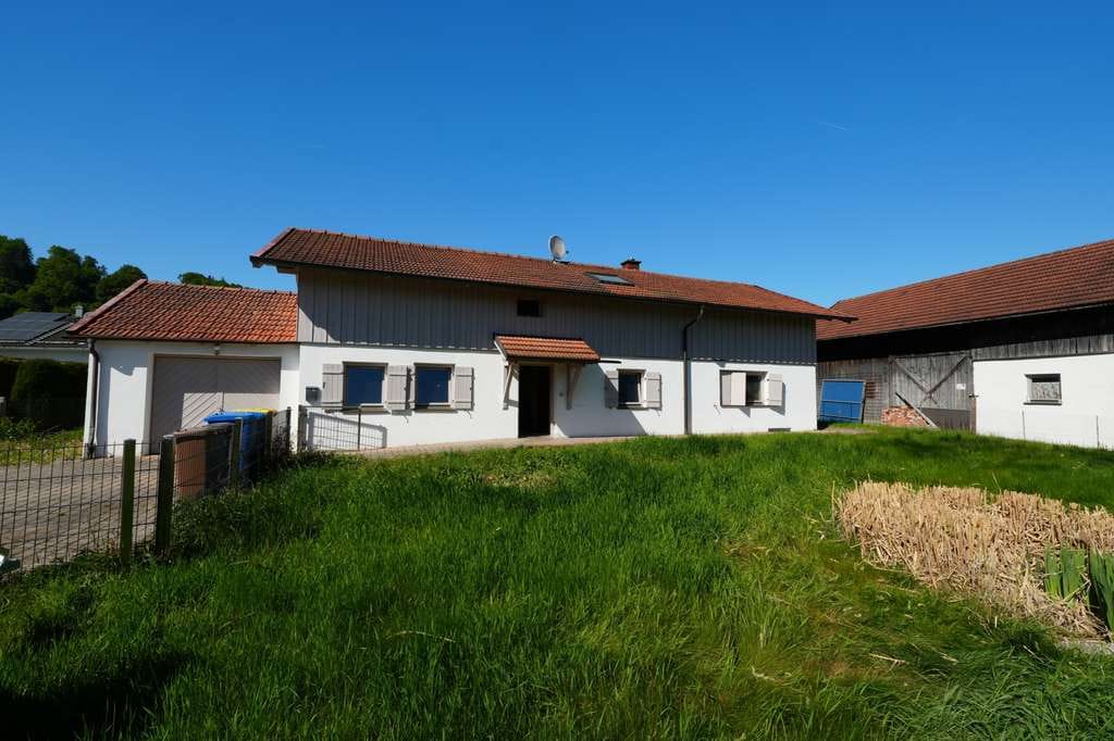 Immobilie in Kirchdorf am Inn - Sanierungsbedürftiges Wohnhaus in schöner Lage - 793 - Bild 0