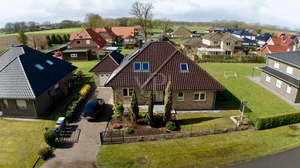 Immobilie in Herzlake - Stilvoll wohnen mit Freiraum – exklusives Einfamilienhaus mit Studio und dem besonderem Wohngefühl - Bild 2
