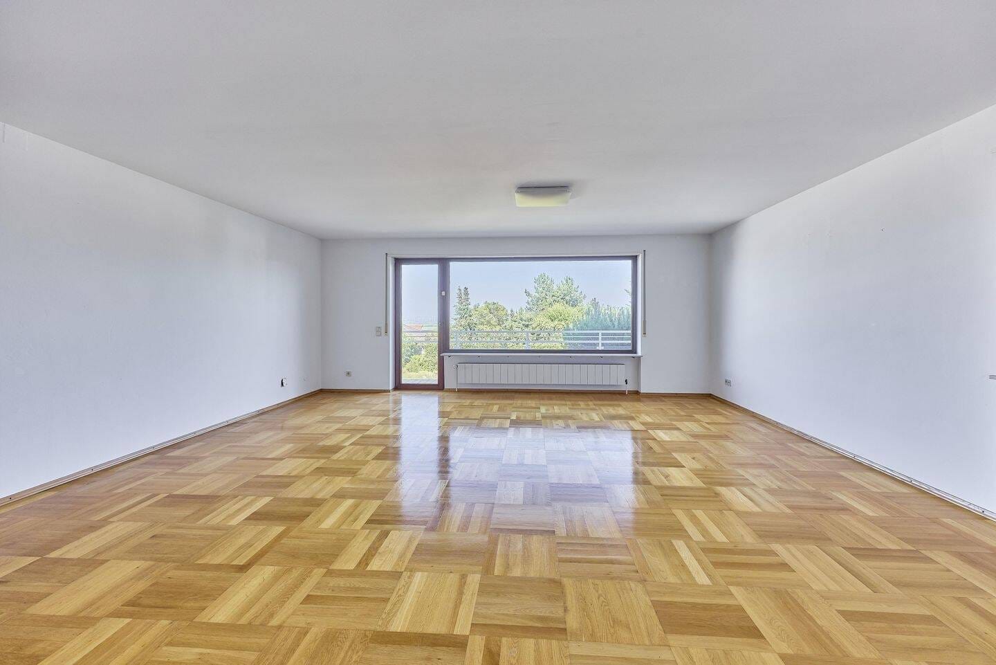Immobilie in Weisenheim am Berg - Zweifamilienhaus mit Souterrain in bevorzugter Wohnlage von Weisenheim am Berg! - Bild 3