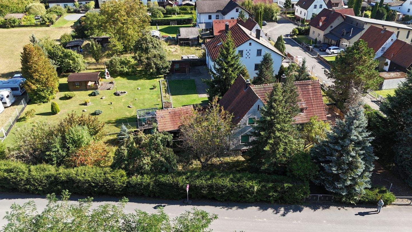 Immobilie in Stadtsteinach - Naturnahes Haus im "Dornröschenschlaf" - Bild 1