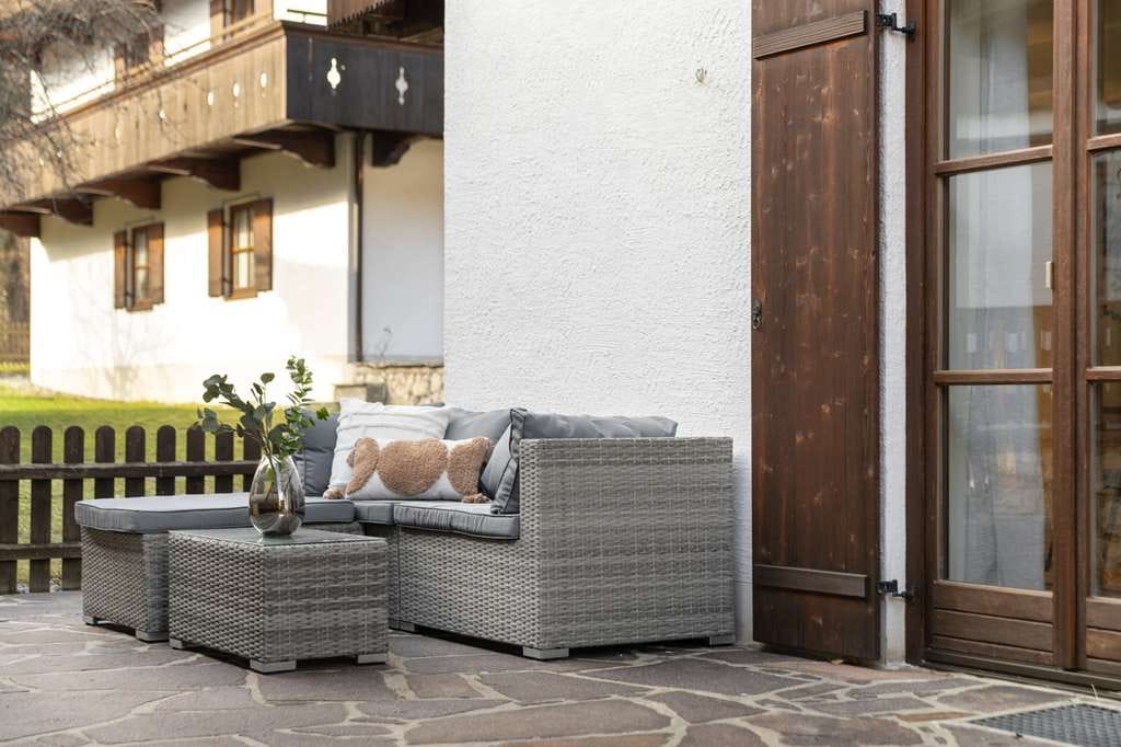 Immobilie in Schleching - Charmante 2-Zimmer-Wohnung mit großer Terrasse in idyllischer Lage von Schleching-Ettenhausen - Bild 1