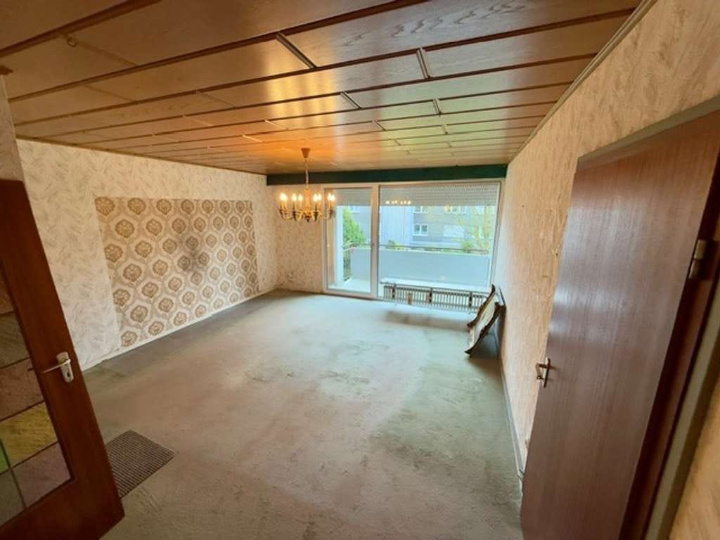 Immobilie in Grefrath - Verwirklichen Sie Ihren Wohntraum – Wohnung im 1. OG mit viel Potenzial - Bild 1