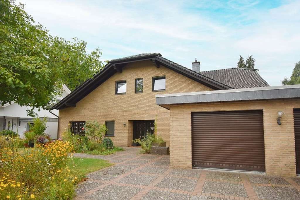 Immobilie in Schloß Holte-Stukenbrock - Schloß Holte-Stukenbrock: Geräumiges Mehrfamilienhaus mit großzügigem Garten! - Bild 0