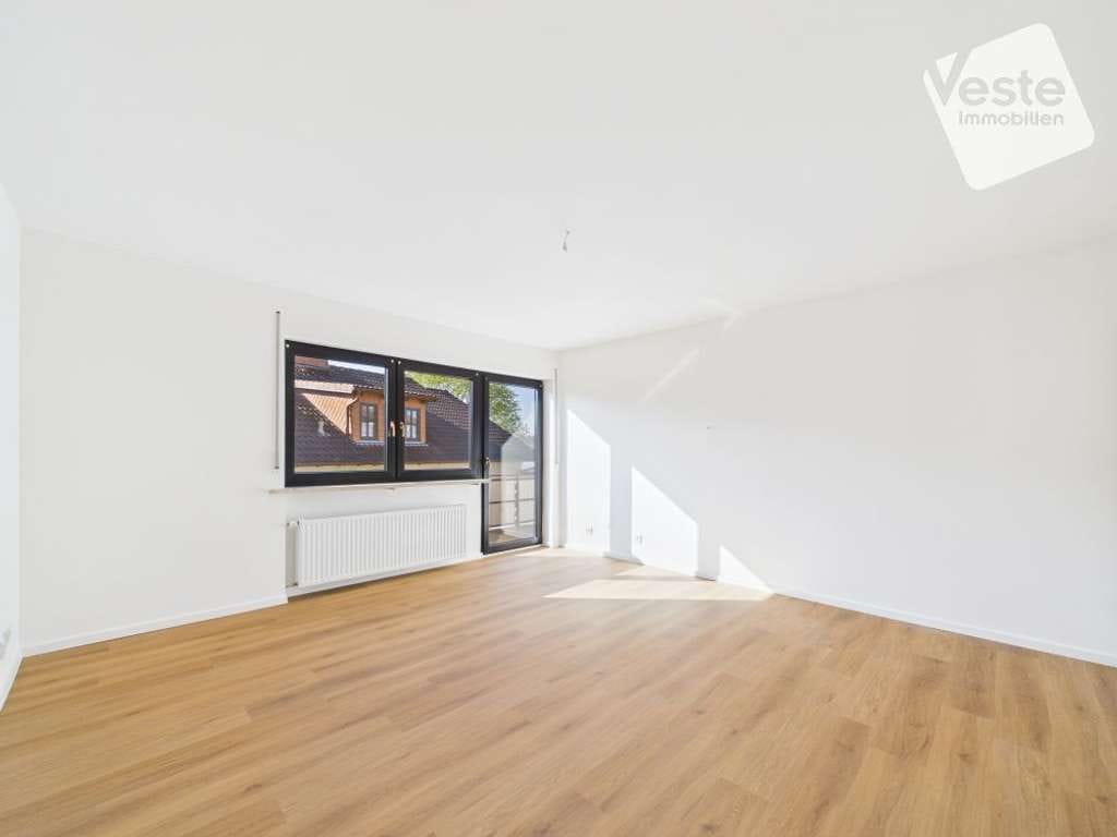 Immobilie in Ahorn - Frisch renoviert, lichtdurchflutet und mit Balkon  4-Zimmer-ETW in Ahorn - Bild 2