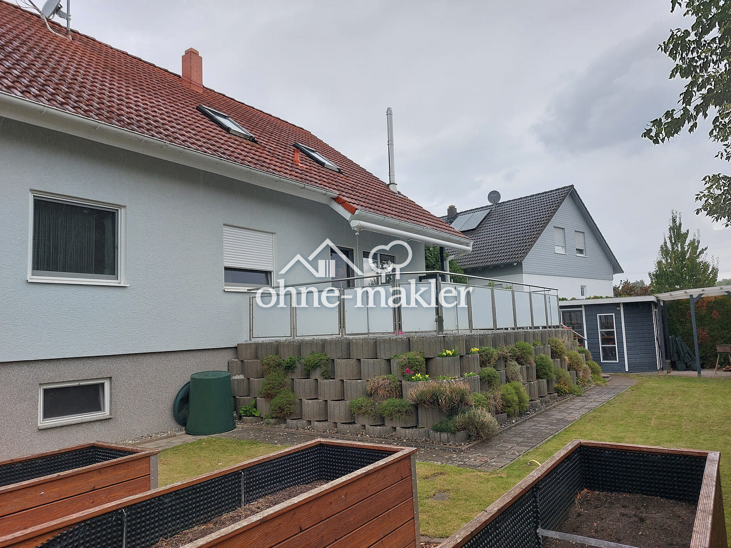 Immobilie in Mühlhausen-Ehingen - Zweifamilienhaus mit Doppelgarage in Mühlhausen-Ehingen - Bild 2