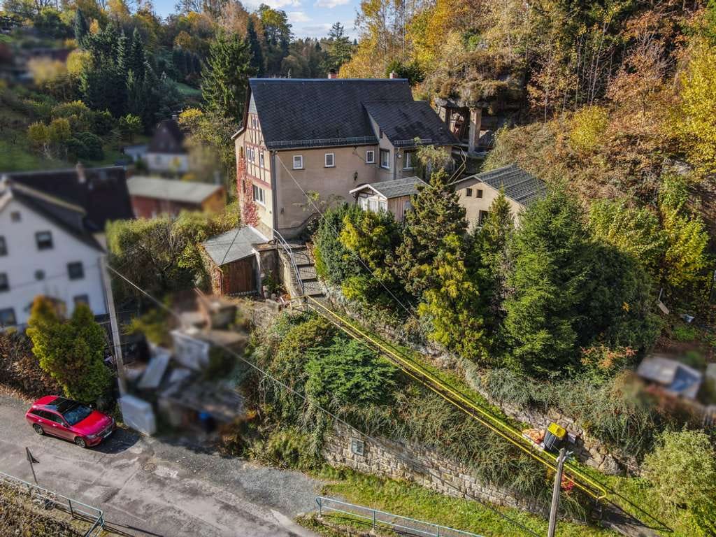 Immobilie in Bad Schandau - +Am Felsen des Elbsandsteingebirges – EFH inkl. Einliegerwohnung, Naturkulisse & wertvollen Extras!+ - Bild 2