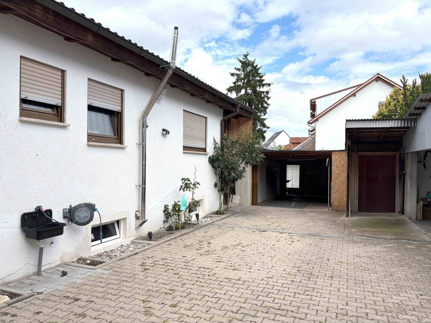 Immobilie in Hambrücken - Historischer Charme trifft moderne Technik: Familienidyll mit PV-Anlage & Naturteich in Hambrücken - Bild 1