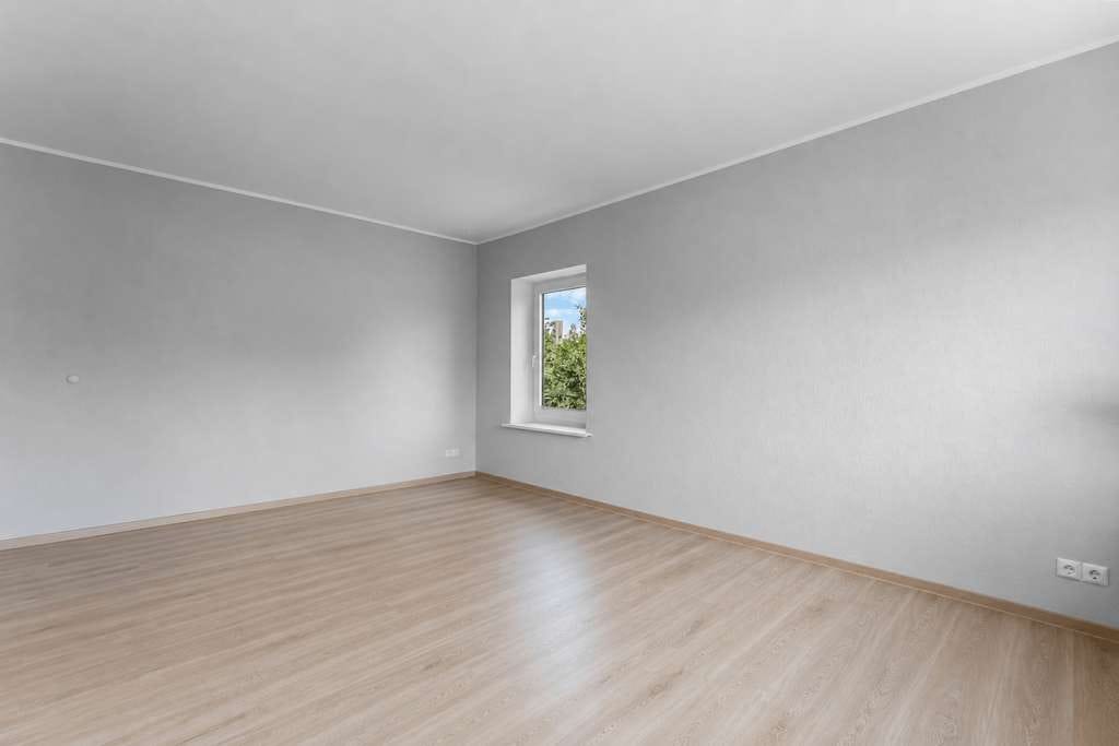 Immobilie in Brake - Mehr Raum. Mehr Möglichkeiten. Mehr Zuhause. - Eigentumswohnung in Brake mit Balkon & Platz - Bild 3