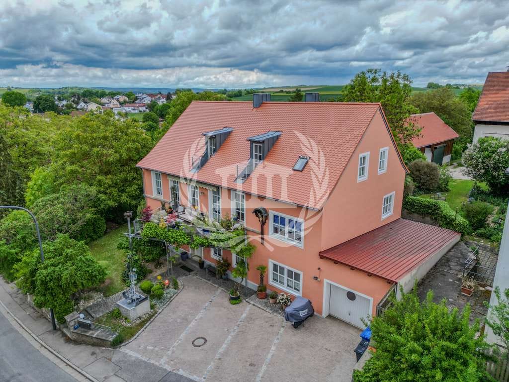 Immobilie in Bad Abbach - Historisches ehemaliges Schulgebäude mit Einliegerwohnung und Wellnessbereich in Bad Abbach-Peising! - Bild 3
