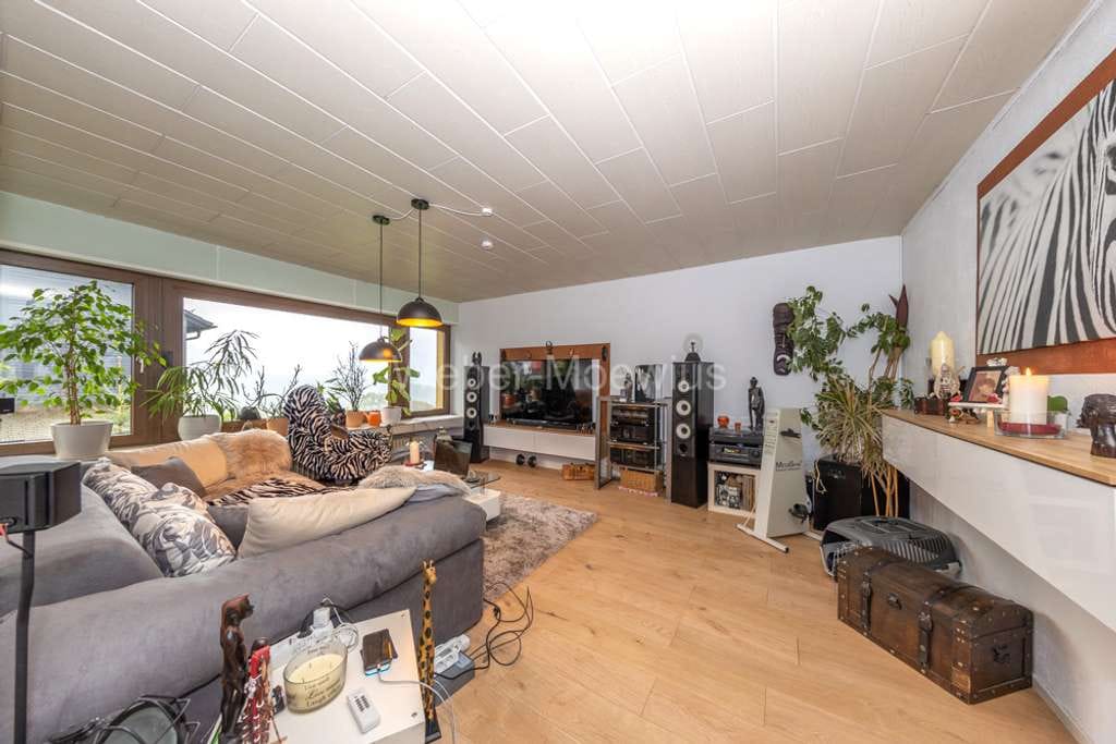 Immobilie in Overath - Wohnhaus mit 3 Einheiten (Energieklasse B) - Eigennutzung u. Vermietung ideal kombinierbar - Bild 3