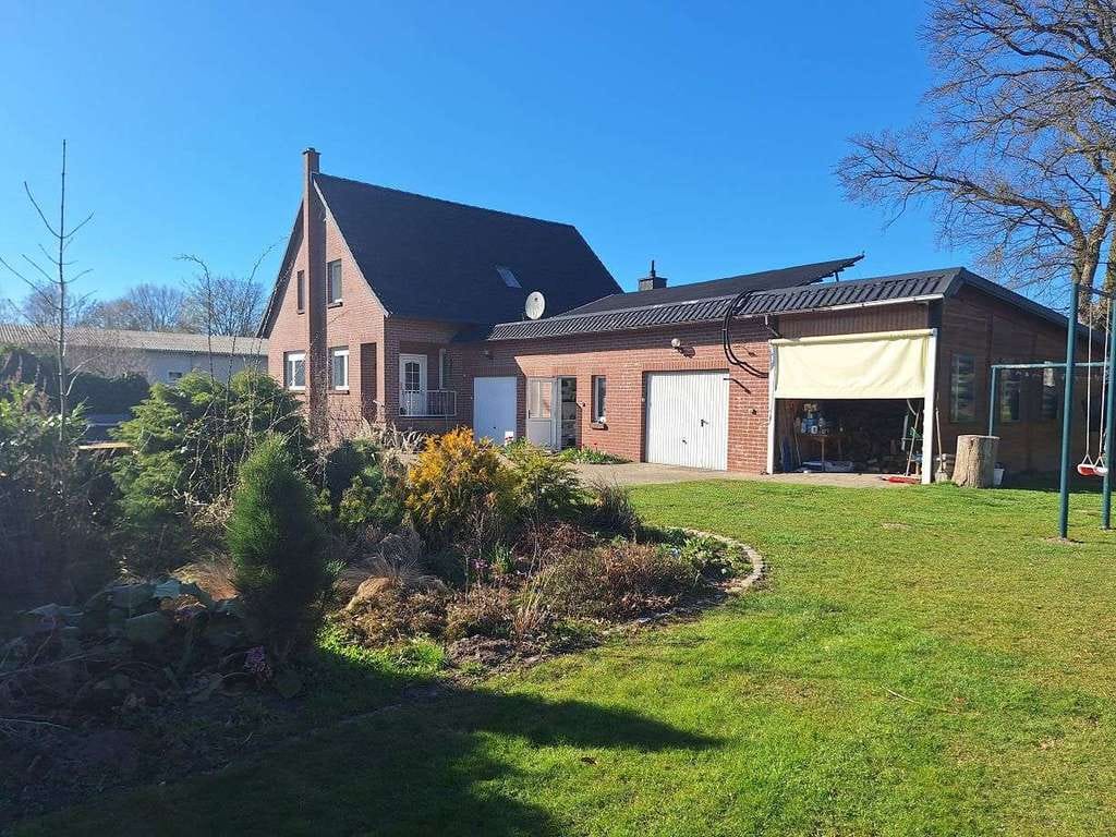 Immobilie in Loissin - Einfamilienhaus mit Poolhaus und Garagen in Loissin nahe Greifswald - Bild 2