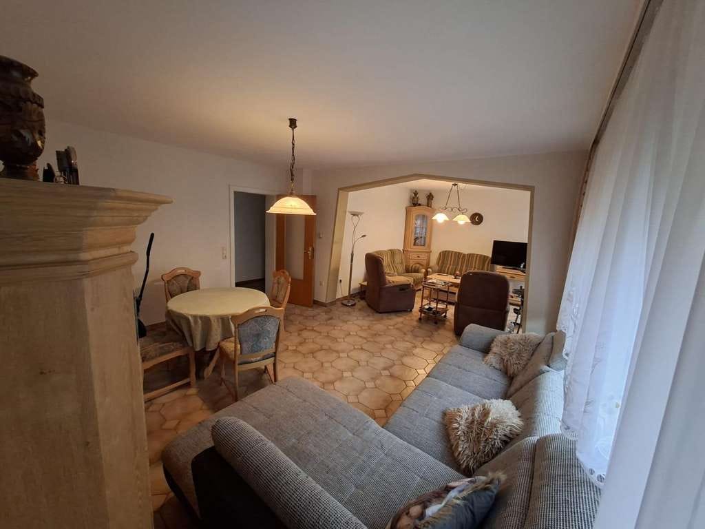 Immobilie in Zülpich - Gepflegtes einseitig angebautes Einfamilienhaus mit 6 Zimmern in Zülpich - Bild 1