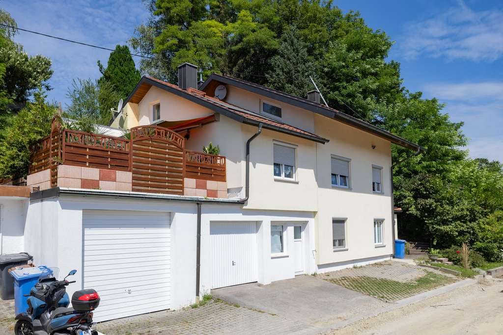 Immobilie in Stockach - Provisionsfrei! Modernisiertes Zuhause mit zusätzlichem Wohnraum und PV-Anlage - Bild 2