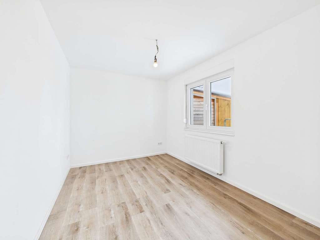 Immobilie in Amberg - Letzte Chance - Großzügiges Modernisiertes Reihenmittelhaus mit 6 Zimmern in familiärer Lage! - Bild 3