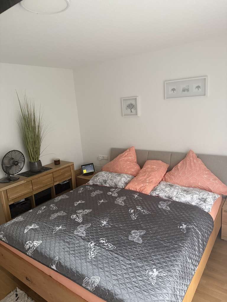 Immobilie in Erligheim - Ein Traum für Gartenliebhaber - Hochwertige 3 Zi.-EG Wohnung mit Nolte Einbauküche und tollem Garten - Bild 4