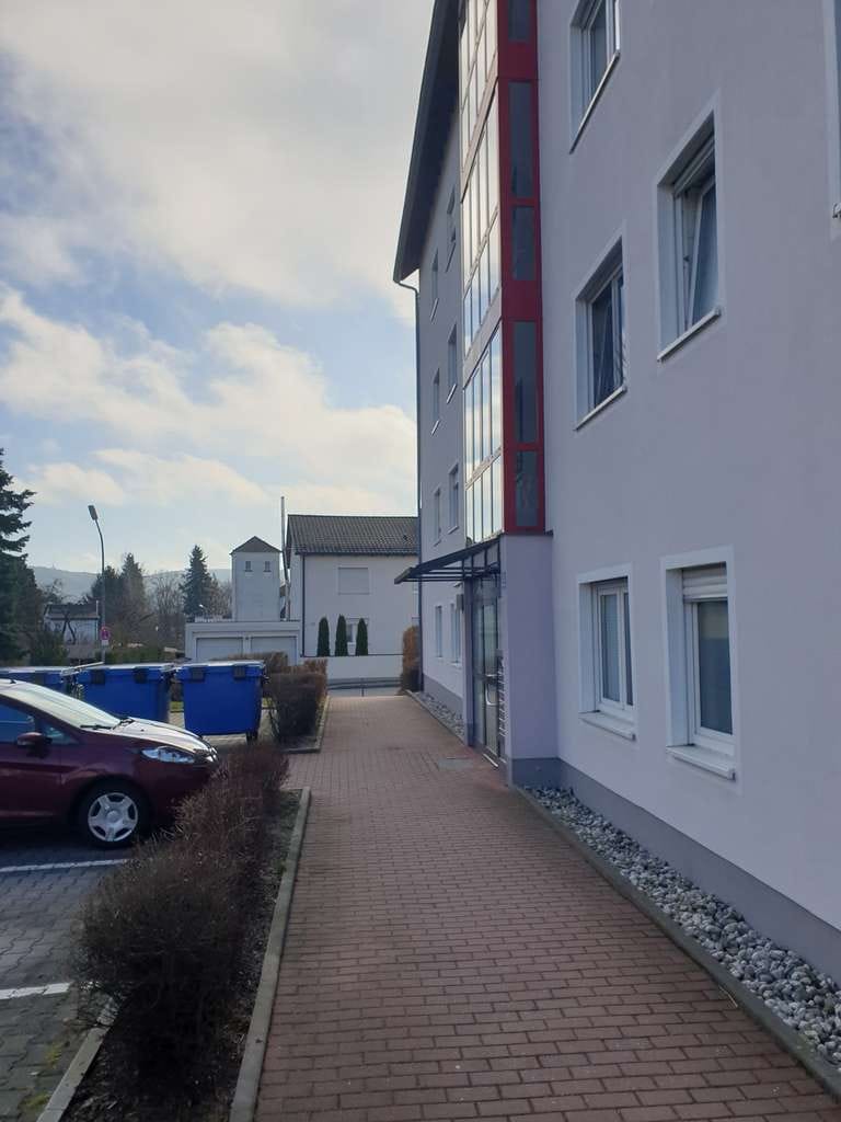 Immobilie in Weiden in der Oberpfalz - 2-Zimmer Eigentumswohnung mit Balkon und Tiefgaragenstellplatz in Weiden-Hammerweg - Bild 2