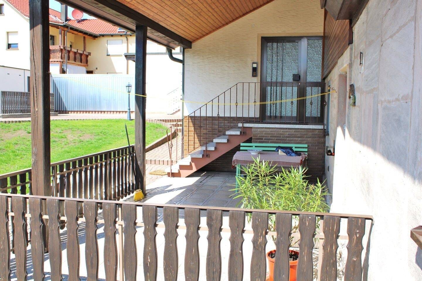 Immobilie in Heßdorf - 4,5-Zimmer-Eigentumswohnung in Form eines Sandsteinhauses in Heßdorf - Bild 1