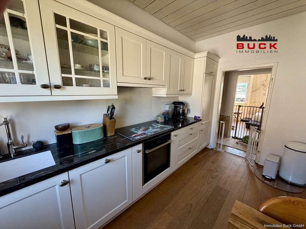 Immobilie in Eislingen/Fils - 3-Familienhaus mit Garten in Eislingen! 
Die perfekte Kapitalanlage oder ein Traum für die Großfami - Bild 2