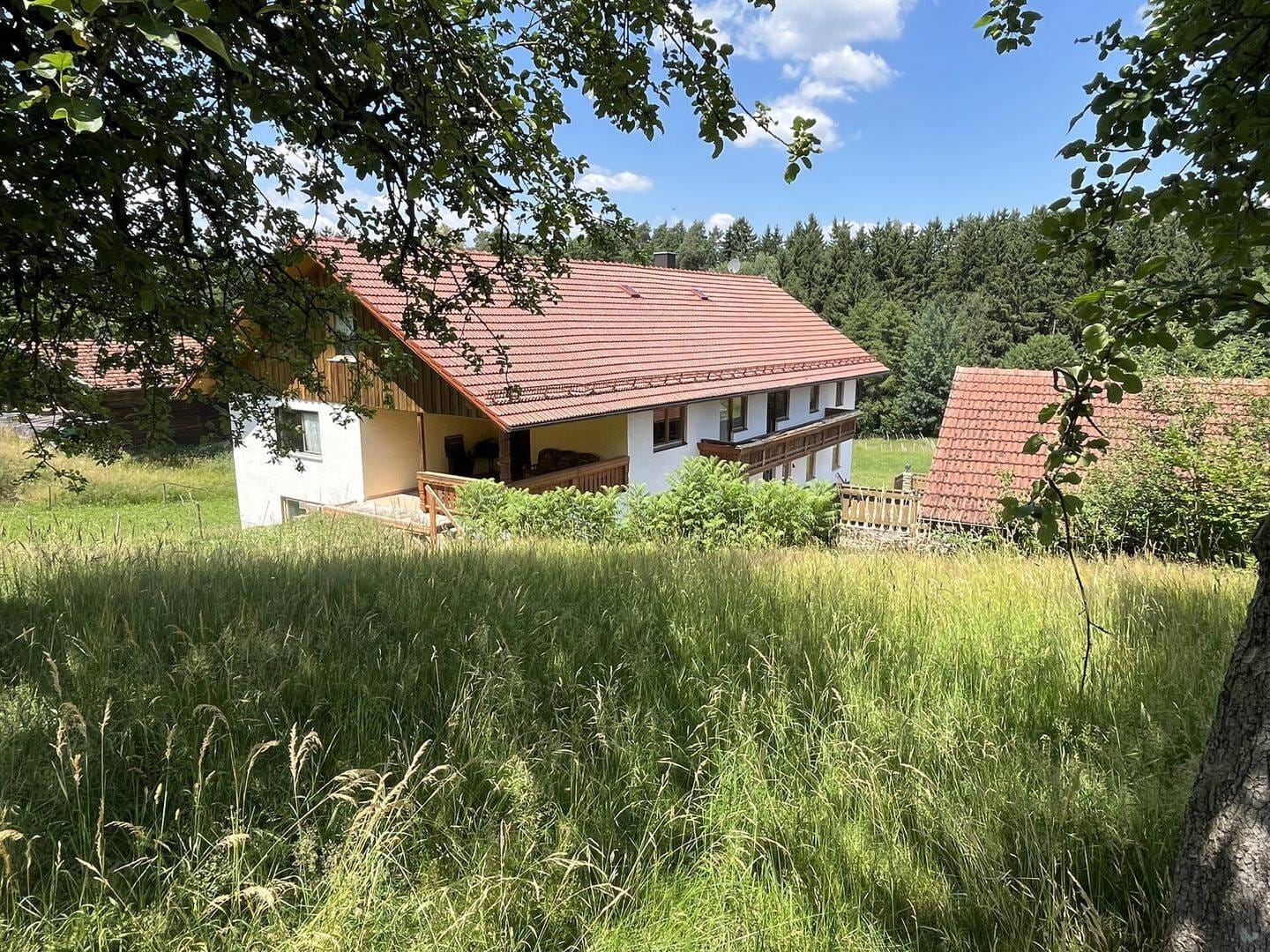 Immobilie in Stallwang - Landwirtschaftliche Hofstelle in der Nähe von Stallwang / ruhige Lage - Bild 1