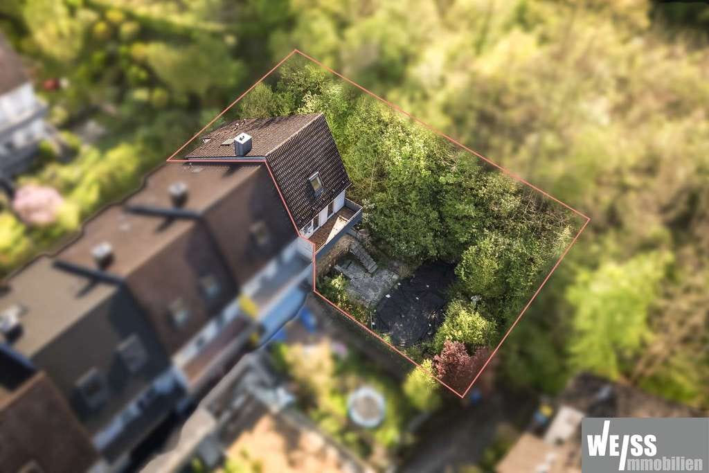 Immobilie in Veitshöchheim - Idylle Pur! Reihenendhaus mit großzügiger Wohn-/Nutzfläche und großem Garten - Bild 1