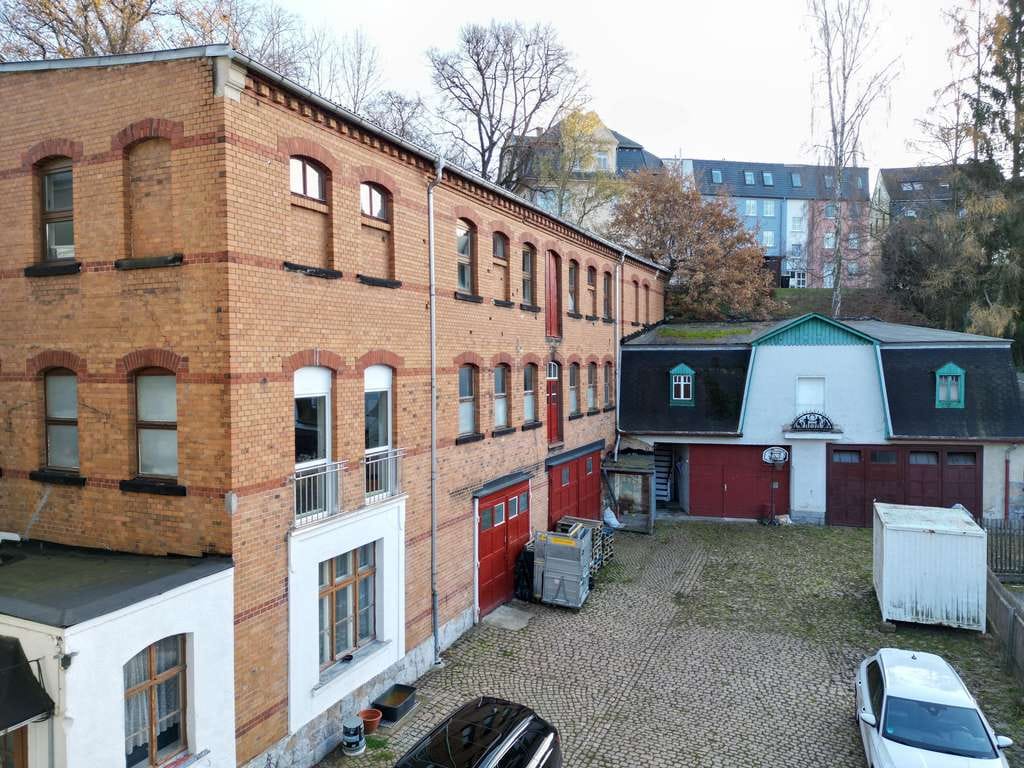 Immobilie in Hartmannsdorf bei Kirchberg - Mehrfamilienhaus in zentraler Lage mit Lager und Garagen - Bild 2