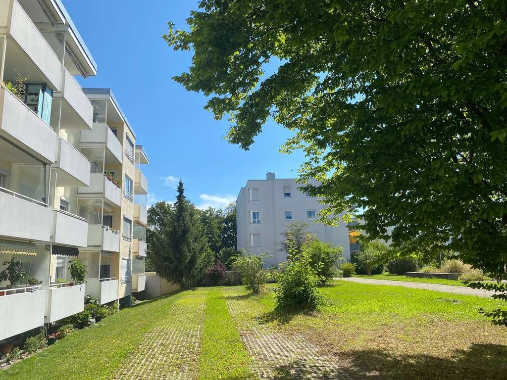 Immobilie in Olching - ATTRAKTIVE 1-ZIMMER ETAGENWOHNUNG MIT SÜDBALKON UND TIEFGARAGEN-EINZELSTELLPLATZ IN RUHIGER WOHNLAGE - Bild 1
