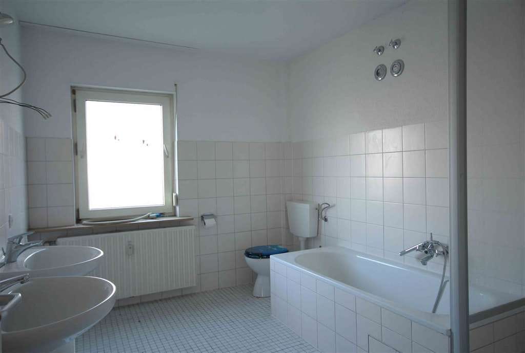 Immobilie in Möckmühl - Große renovierungsbedürftige 4-Zimmer zum Top Preis in Möckmühl-Züttlingen - Bild 3