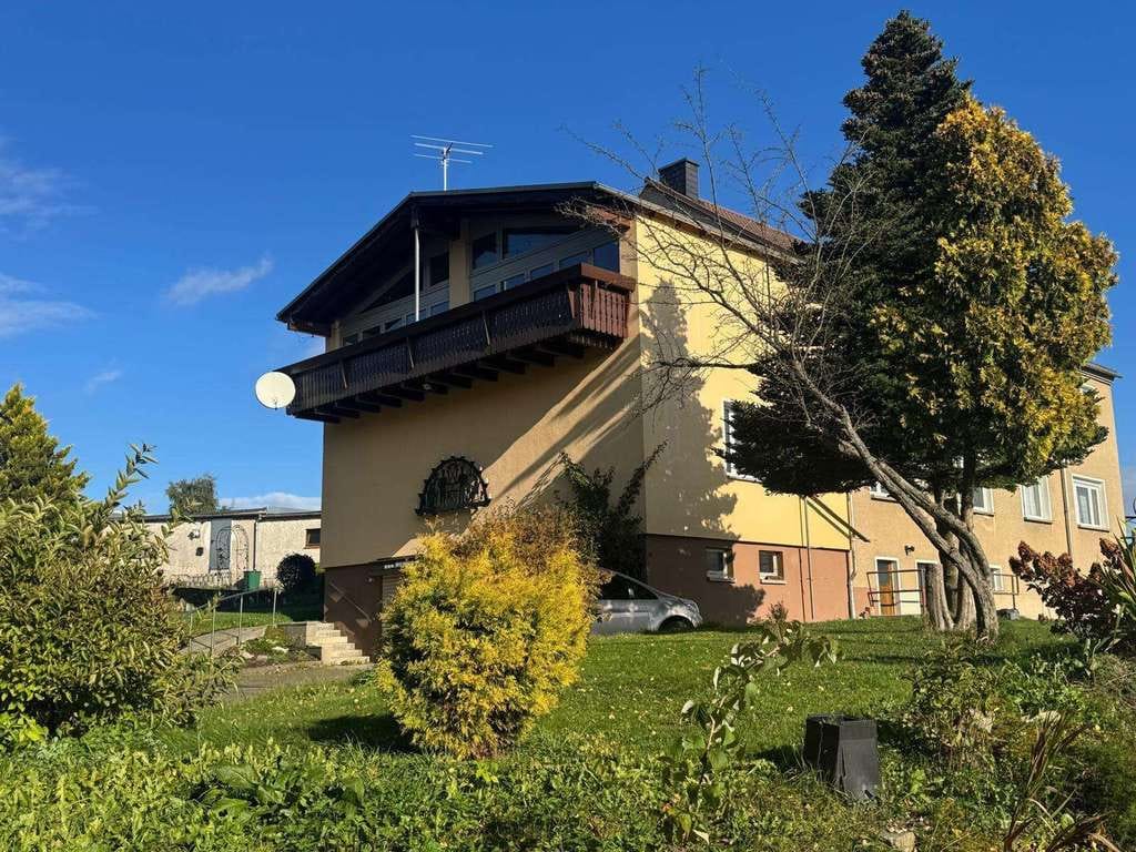 Immobilie in Crottendorf - So viel Platz im neuen Zuhause! ETW mit Garten und Garagen! - Bild 2