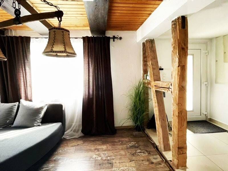 Immobilie in Trossingen - Modernisiertes Einfamilienhaus in ruhiger Wohnlage mit viel Platz für Ihre Familie - Bild 2