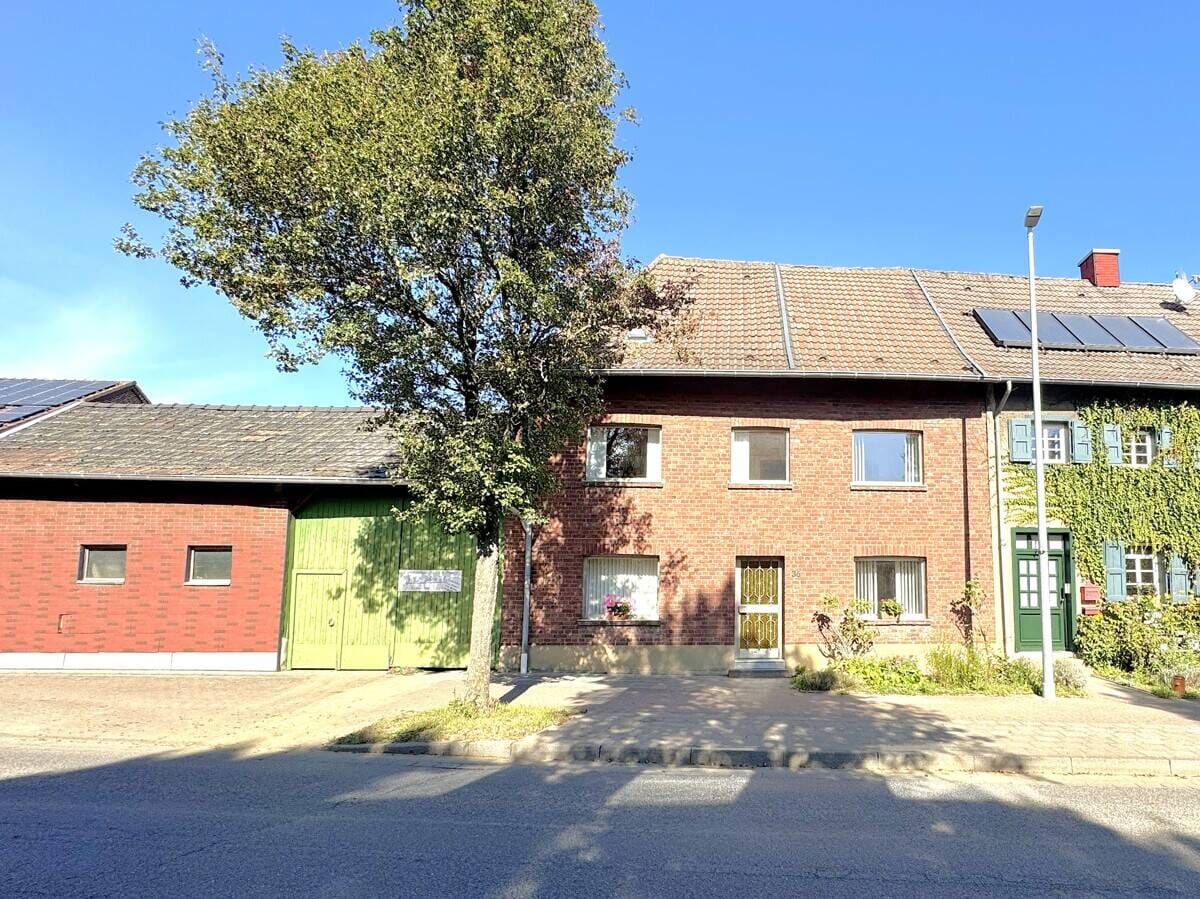 Immobilie in Jüchen - Entwicklungsfähige Hofanlage im Ortskern von Jüchen - Wey - Bild 0