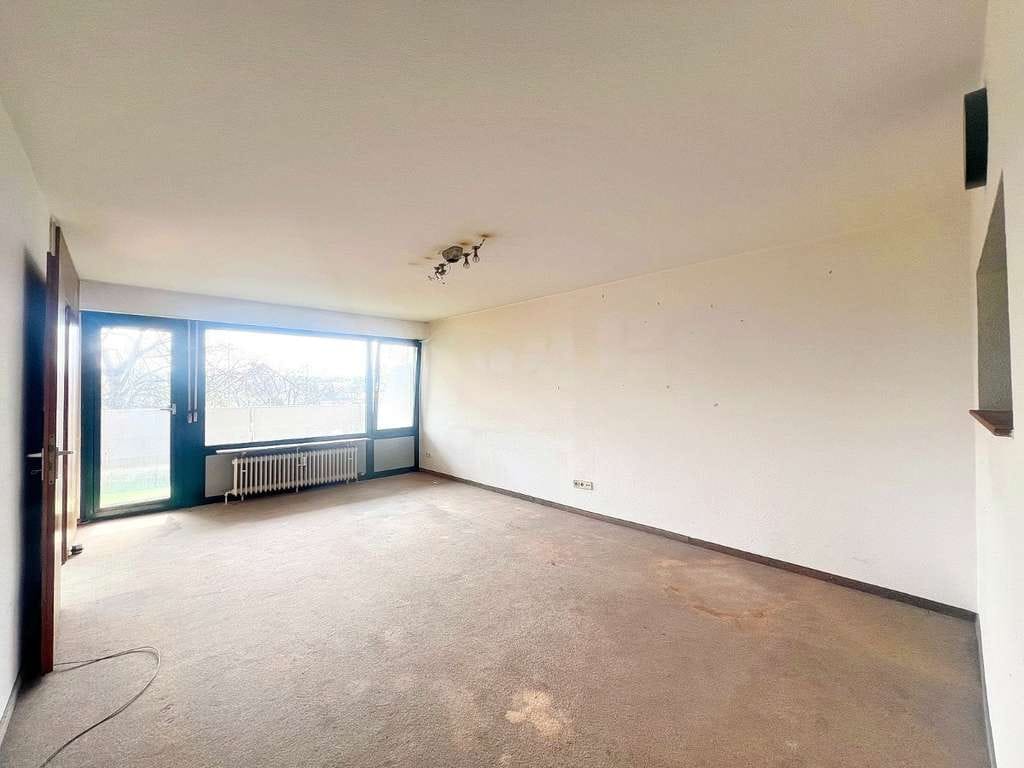 Immobilie in Ditzingen - Ruhige Oase am Rand von Ditzingen: sonnige 2-Zi. Wohnung mit EBK, Süd-Balkon und TG-Box - Bild 1