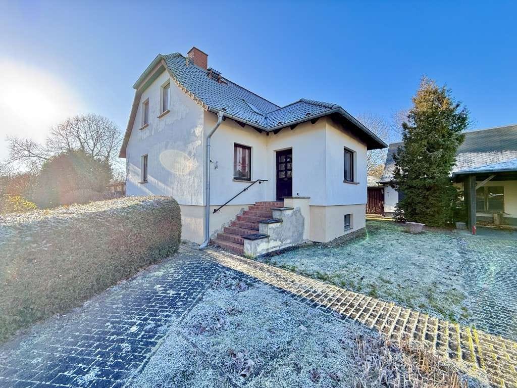 Immobilie in Fürstenberg/Havel - Einfamilienhaus mit Vollkeller und Massivgarage in Ruhiger Lage mit viel Platz - Bild 4