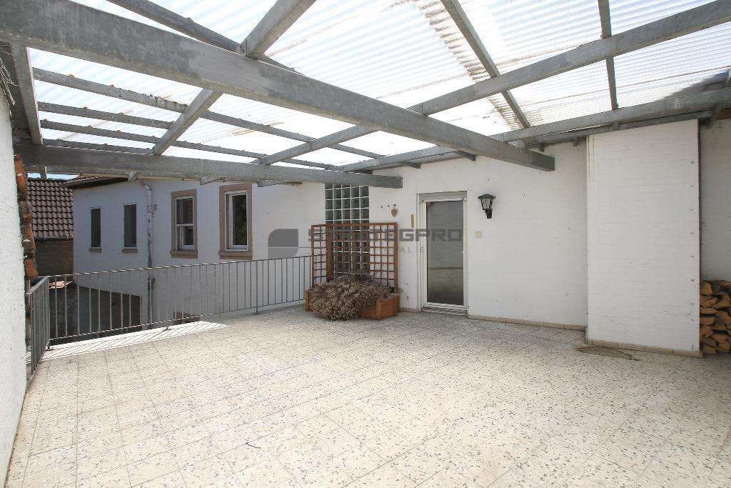 Immobilie in Bobenheim-Roxheim - Vielseitiges Mehrfamilienhaus mit großem Grundstück und Ausbaupotenzial - Bild 3