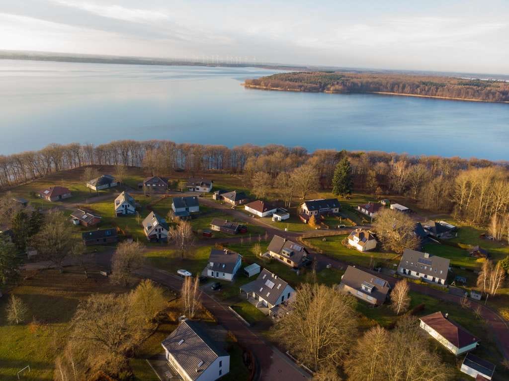 Immobilie in Fünfseen - Lenz I Traumhaftes Doppel-Ferienhaus unmittelbar am Plauer See. - Bild 2