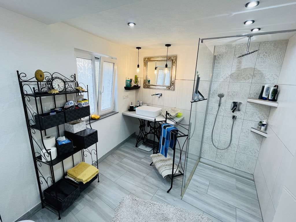 Immobilie in Scheer - PRAKTISCHES EINFAMILIENHAUS  IN RUHIGER LAGE MIT SCHEUNE, GARAGE, 8  ZIMMERN & VIEL POTENZIAL - Bild 4