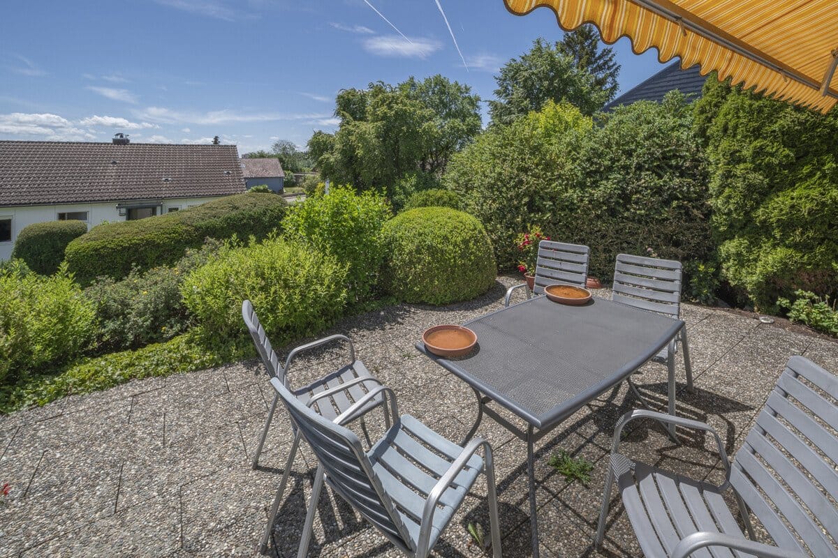 Immobilie in Dauchingen - Nicht nur für einen Sommer! Das perfekte Einfamilienhaus am Ortsrand mit Weitblick und durchdachter Aufteilung - Bild 0