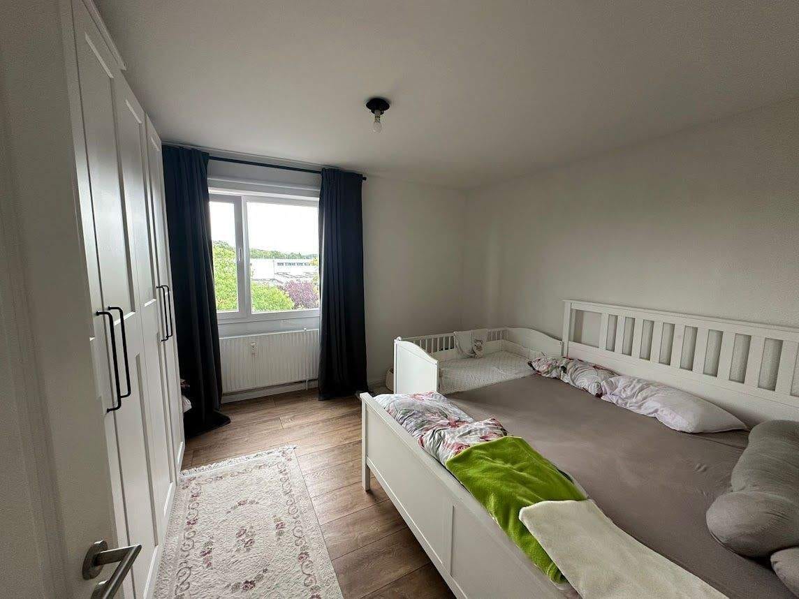 Immobilie in Lüneburg - Modernisierte 3-Zi.-Wohnung mit 2 Balkonen und Garage - Bild 3