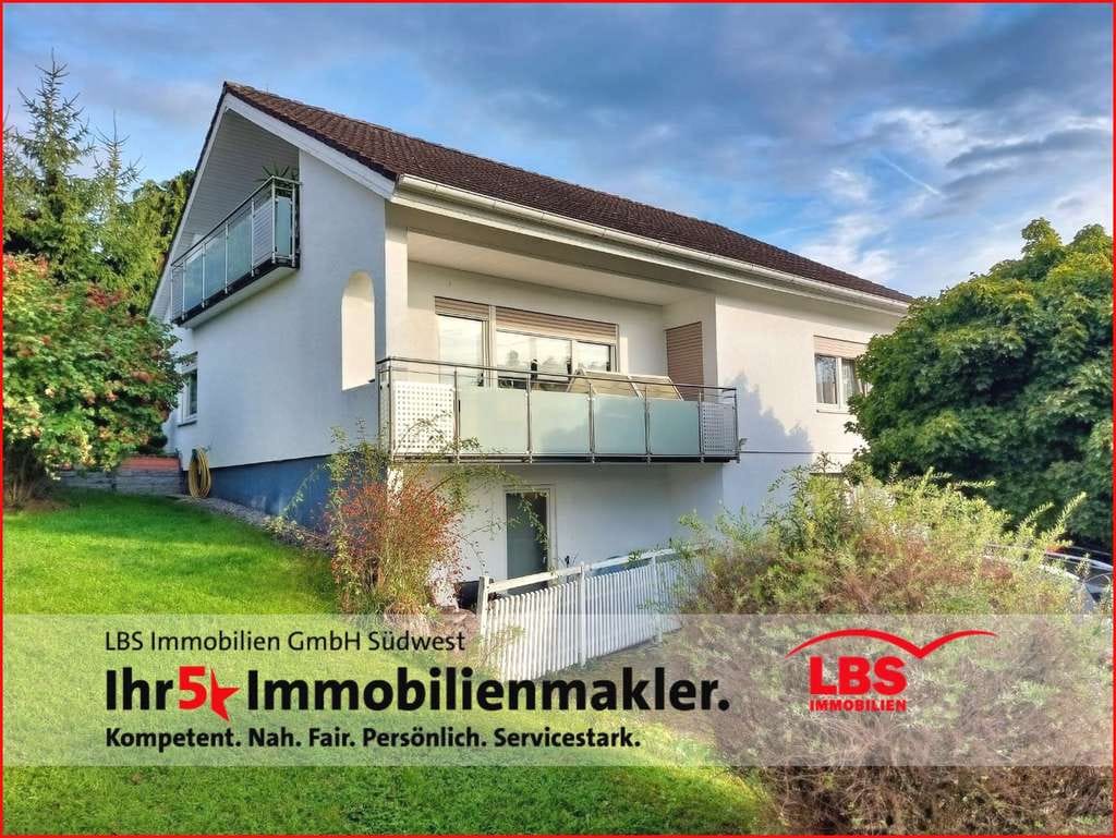 Immobilie in Dietingen - Großzügiges Wohnen in gepflegter Umgebung            
 -Zweifamilienhaus mit Einliegerwohnung- - Bild 0