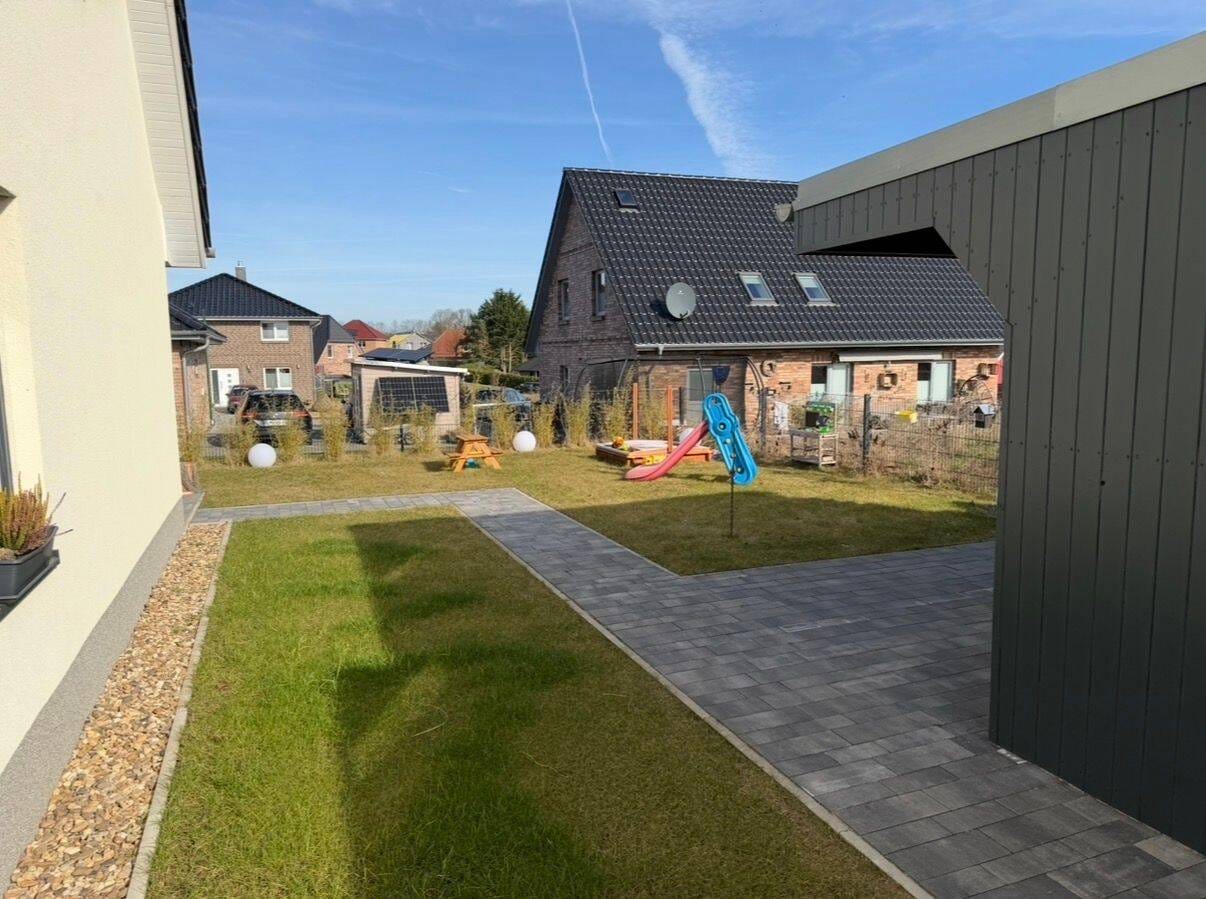 Immobilie in Zarrentin am Schaalsee - Einziehen und Wohlfühlen! Großzügiges und energieeffizientes Wohnen in familienfreundlicher Lage - Bild 2