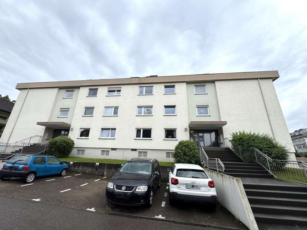 Immobilie in Gundelfingen - Gelegenheit – renvovierungsbedürftige 2 Zi. DG-Wohnung mit zusätzlichem Hobbyraum in Gundelfingen - Bild 1